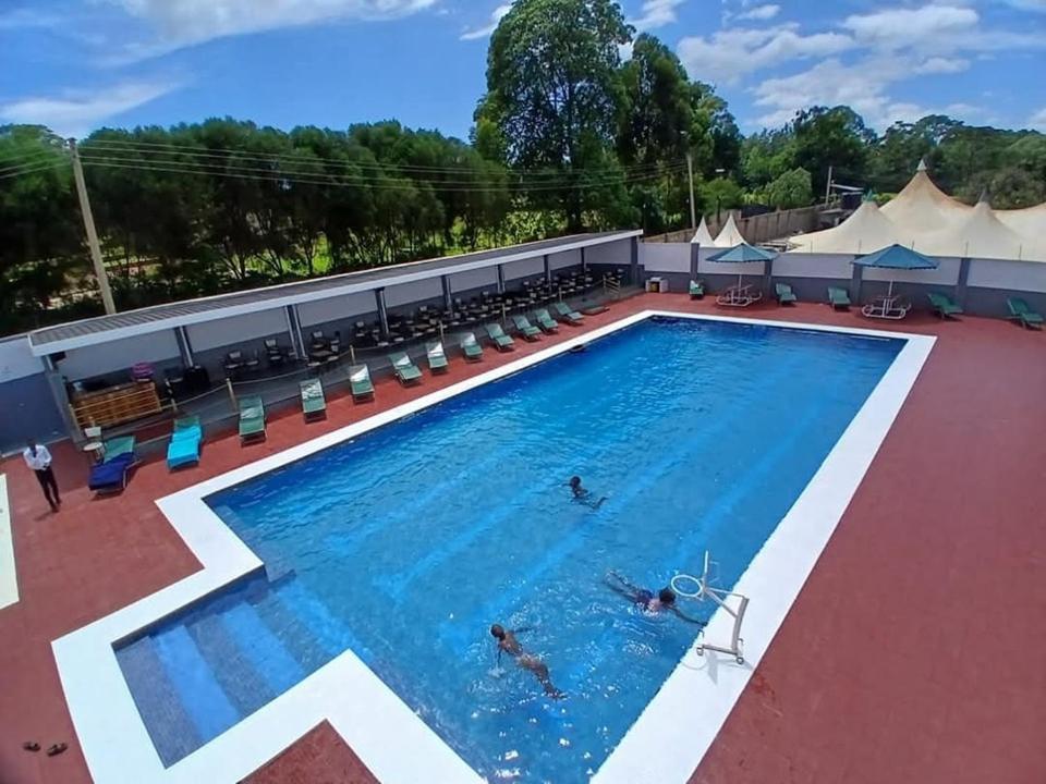 Super Break Hotel Kitale Exterior foto