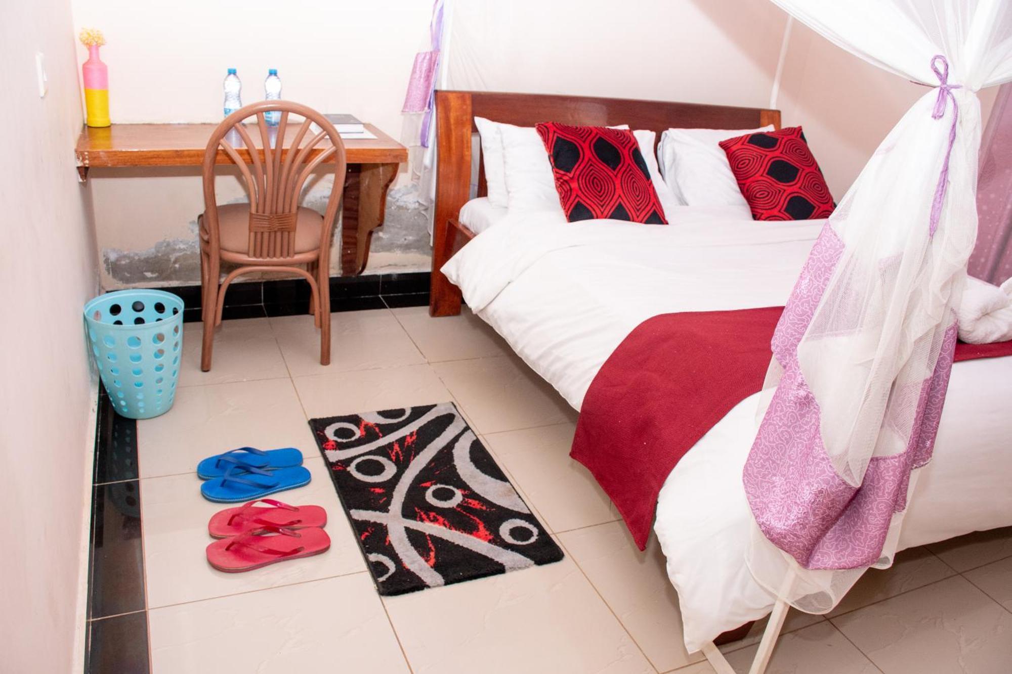 Super Break Hotel Kitale Exterior foto